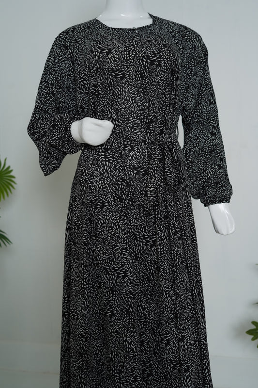 mulaabis-black-dotted-printed-abaya-pocket_summer_abaya_online_pakistan