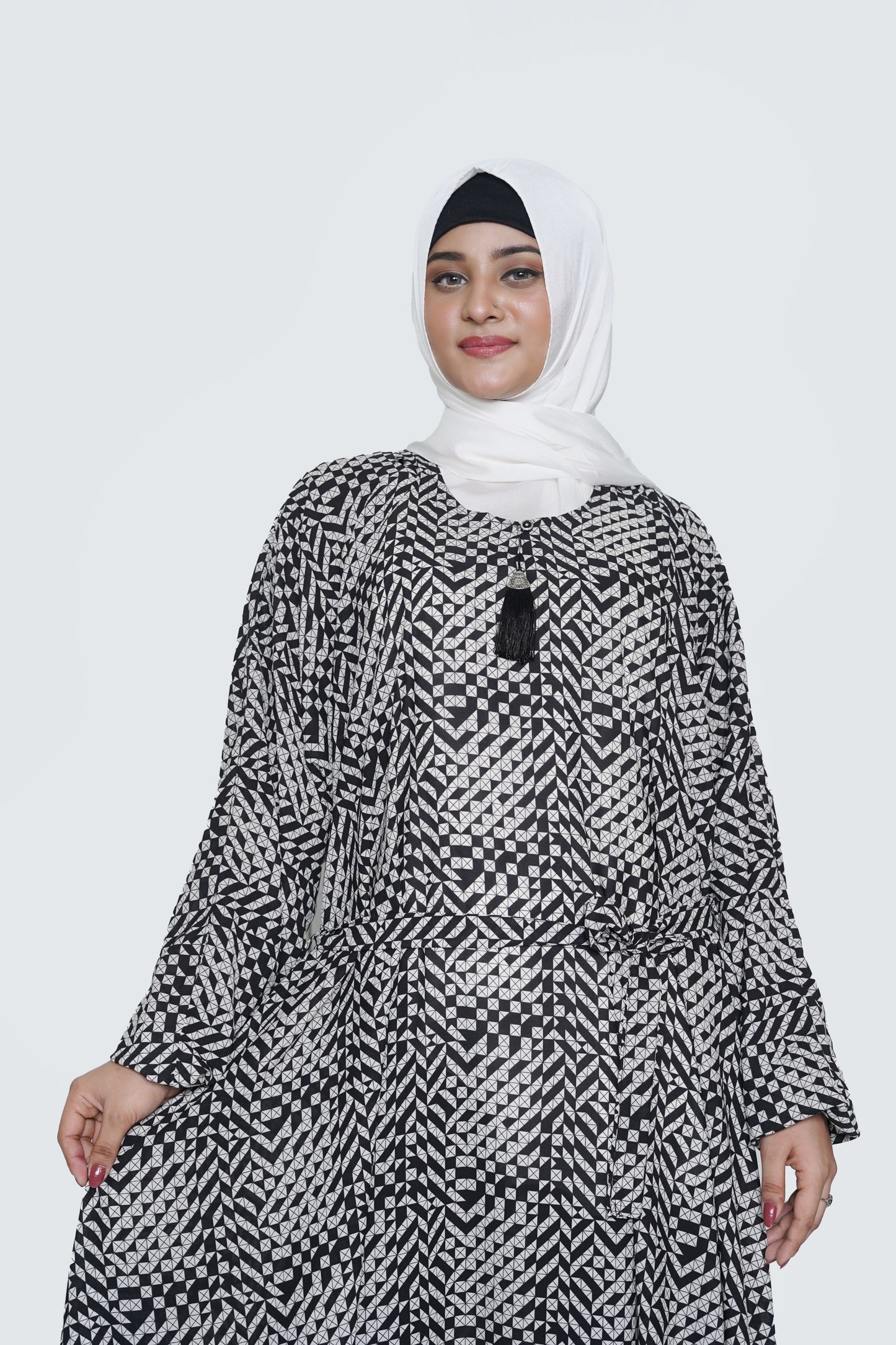Elegant Black & White Nida Georgette Maxi Abaya 