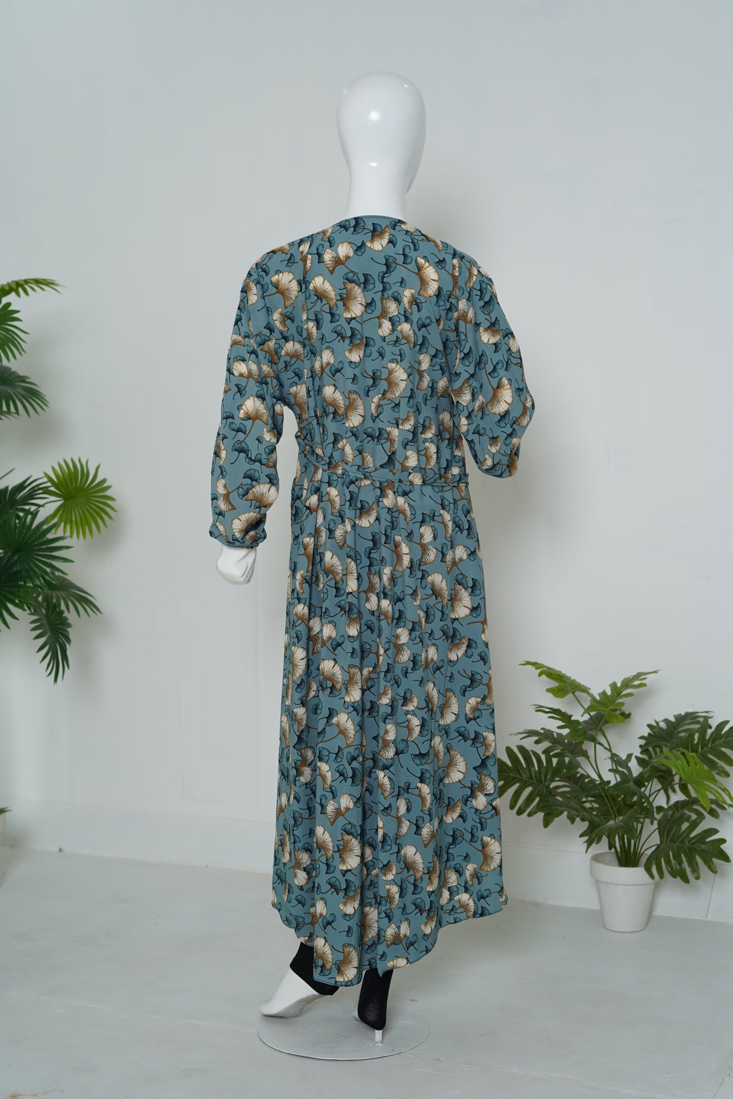 SummerAbayas-Abaya-online-Pakistan-MulaabisAbayas_ocean-blue-printed-abaya-pocket