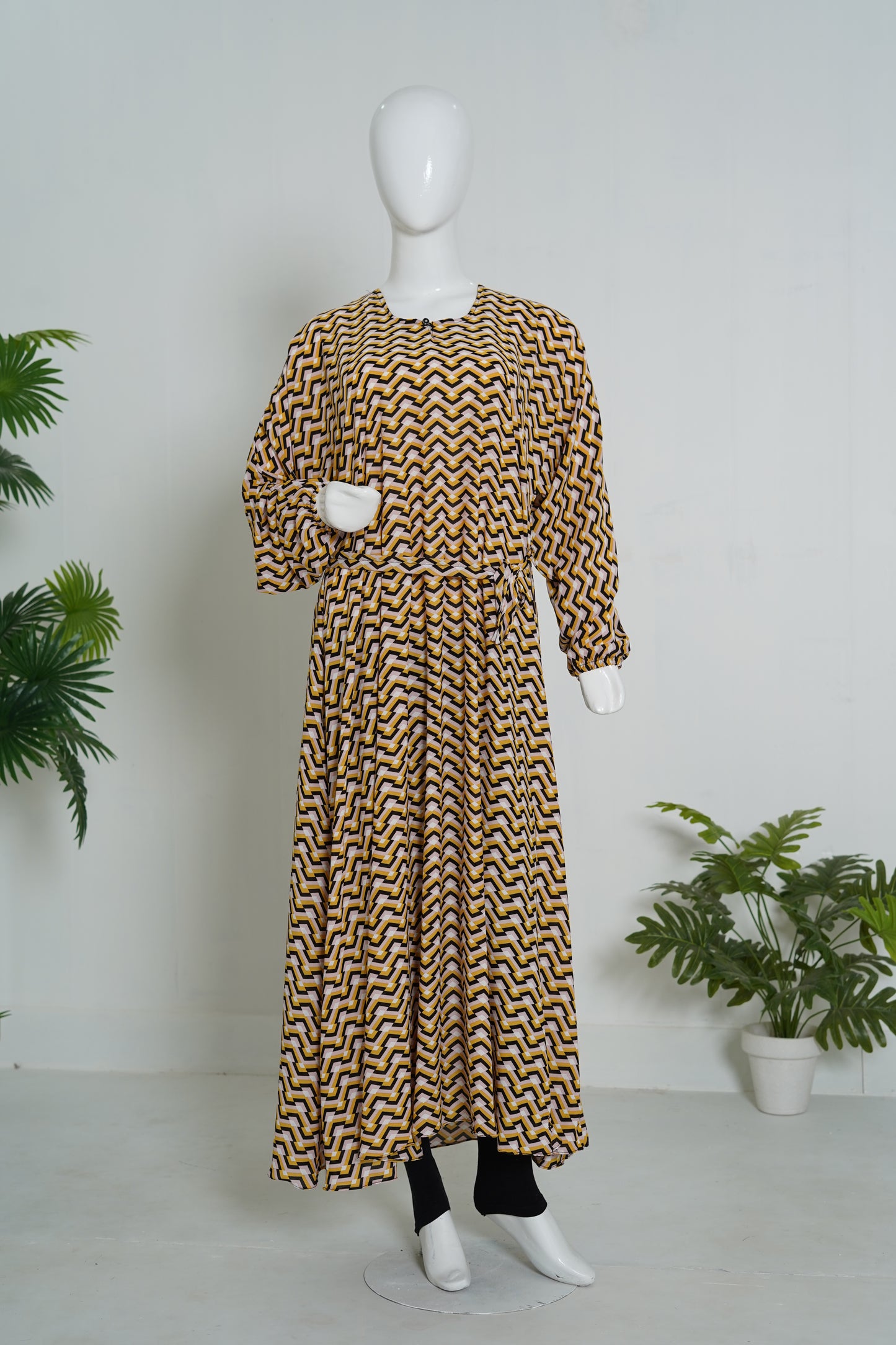 brown-yellow-zigzag-printed-abaya-pocket_summer_online_abaya_front