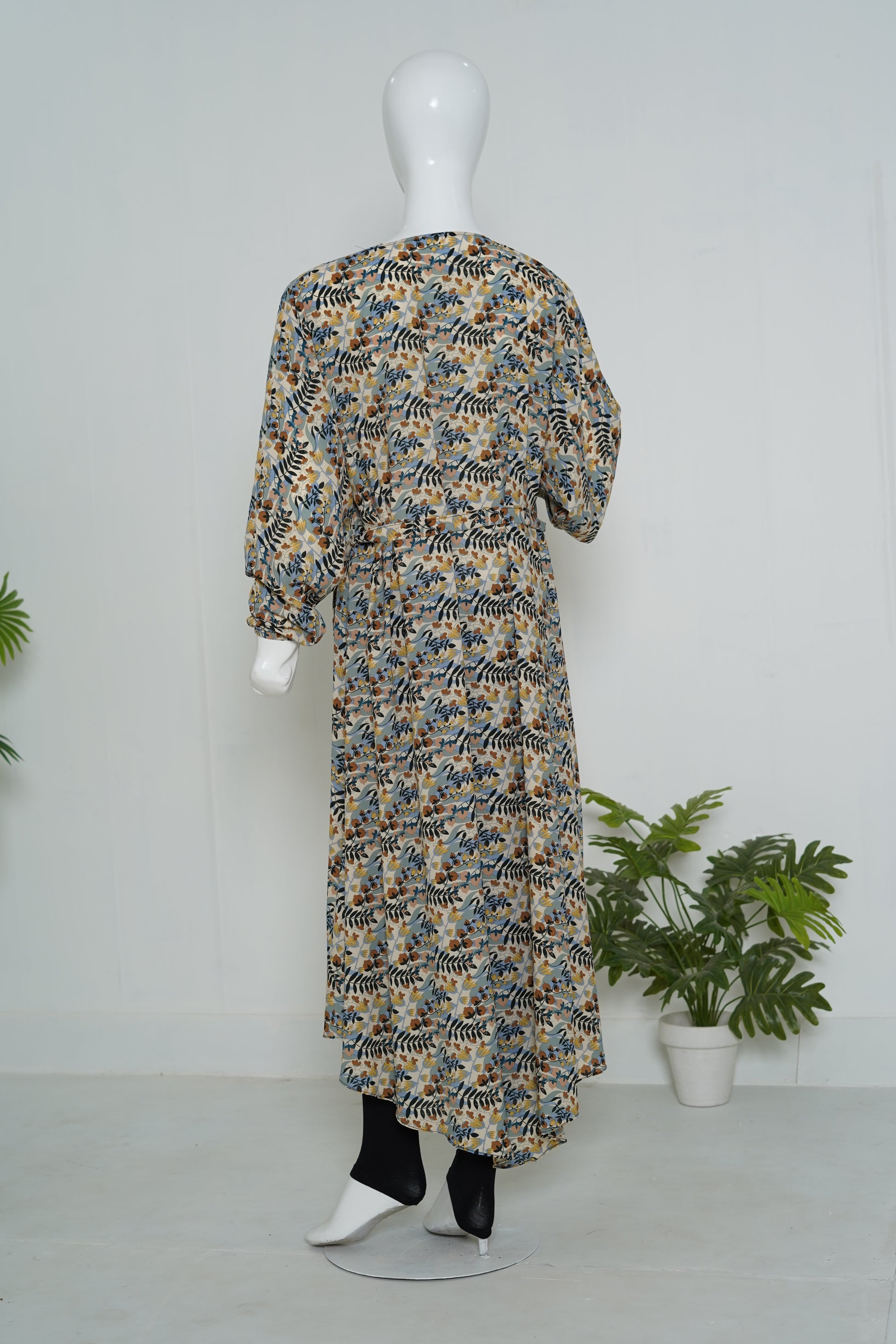 mulaabis-cream-floral-printed-abaya-pockets_online_abaya_pakistan_back