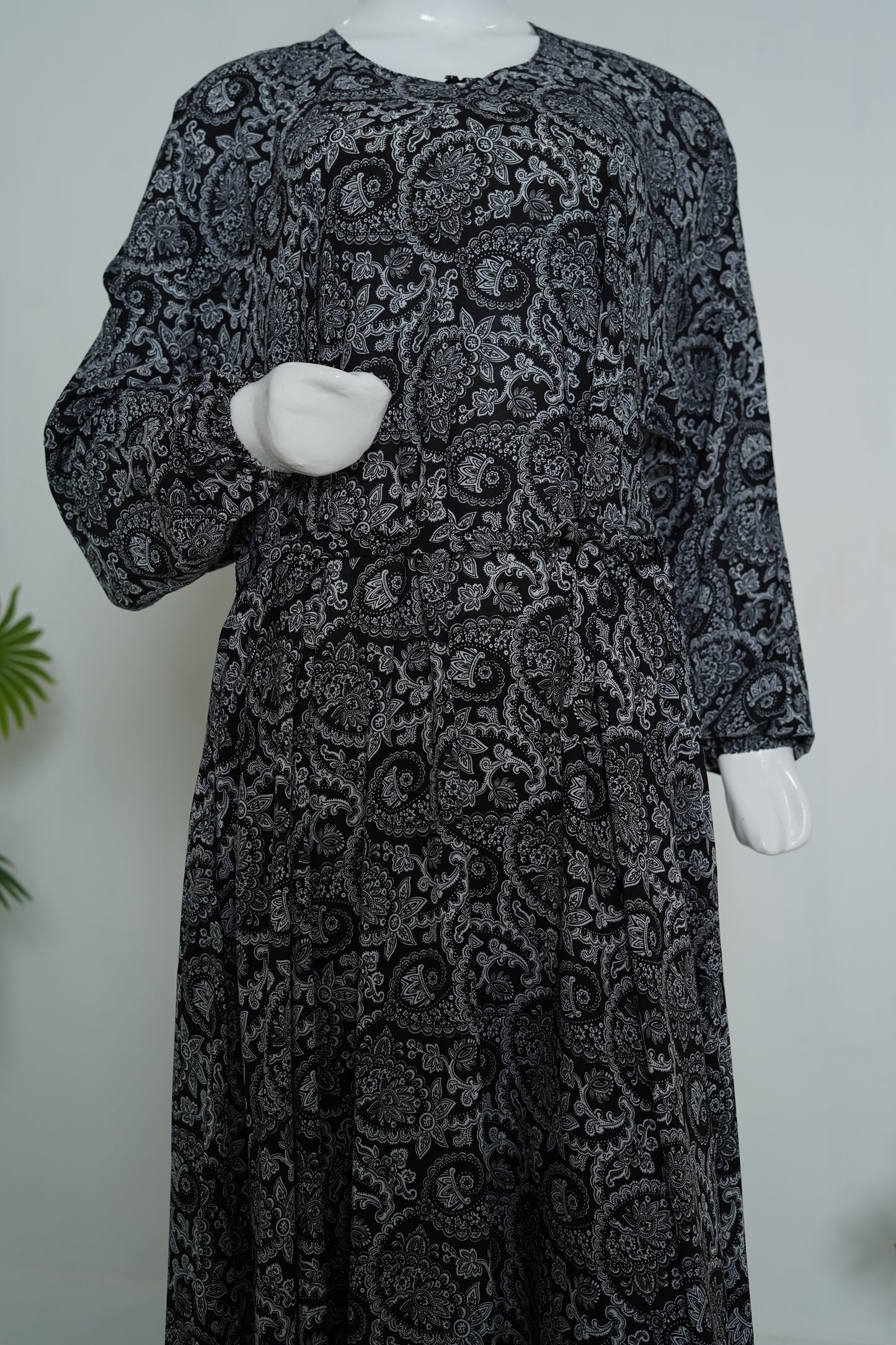  summer-black-floral-printed-abaya-pocket| online abaya pakistan